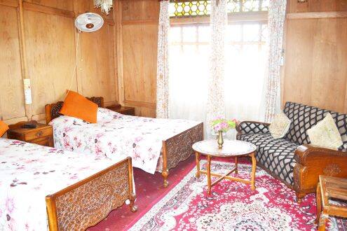 New Cherry Ripe Houseboat, Srinagar 2